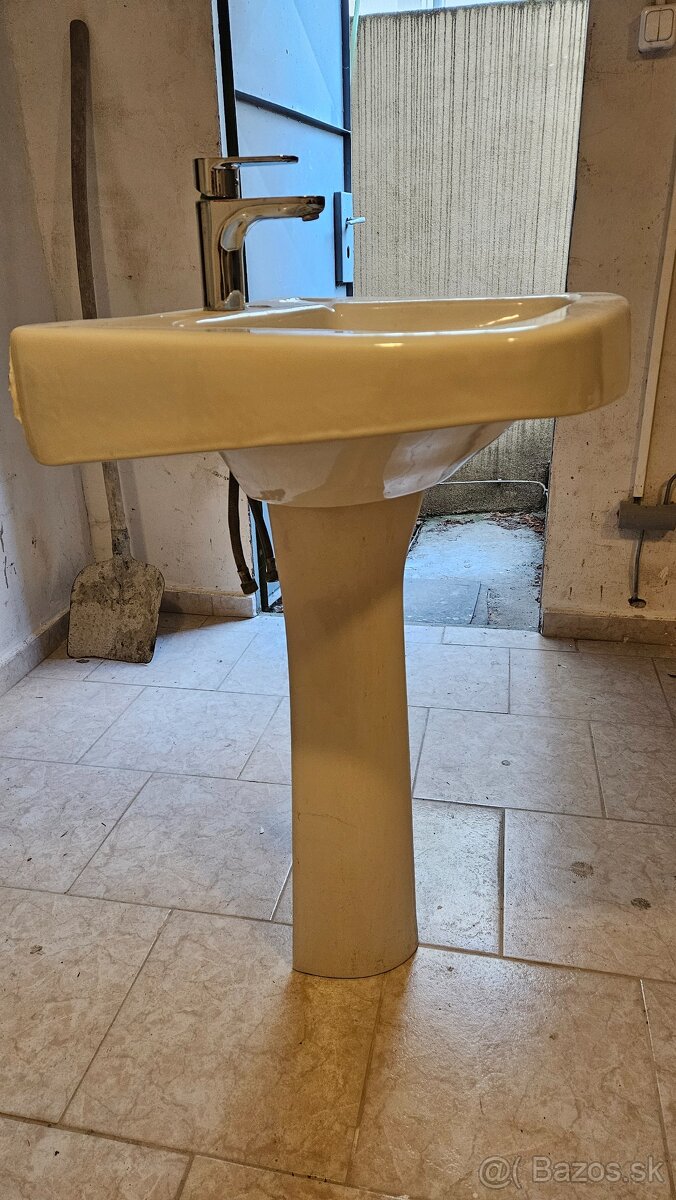 Umyvadlo so stojanom - 2