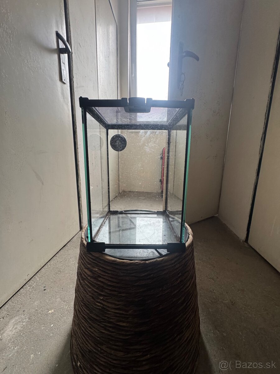 TERÁRIÁ – 4 KS SPOLU ZA 100 € - 2