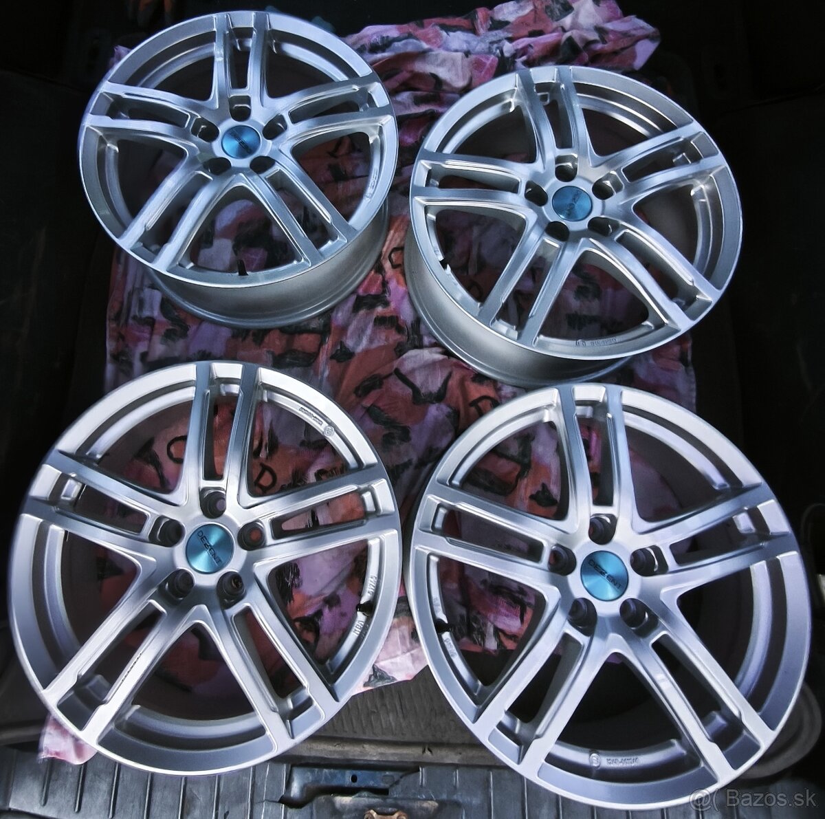 5x108,r18-7,5J,et50,5-Dezent-TOP stav - 2