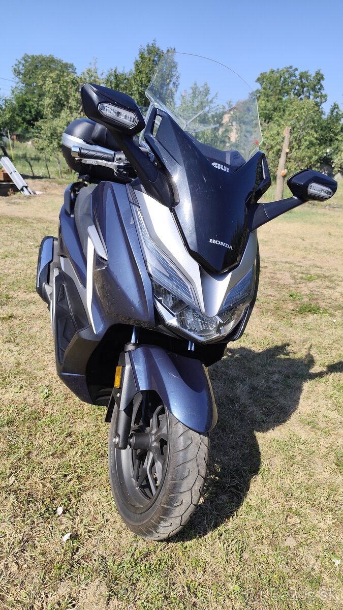 Honda Forza 300 - 2
