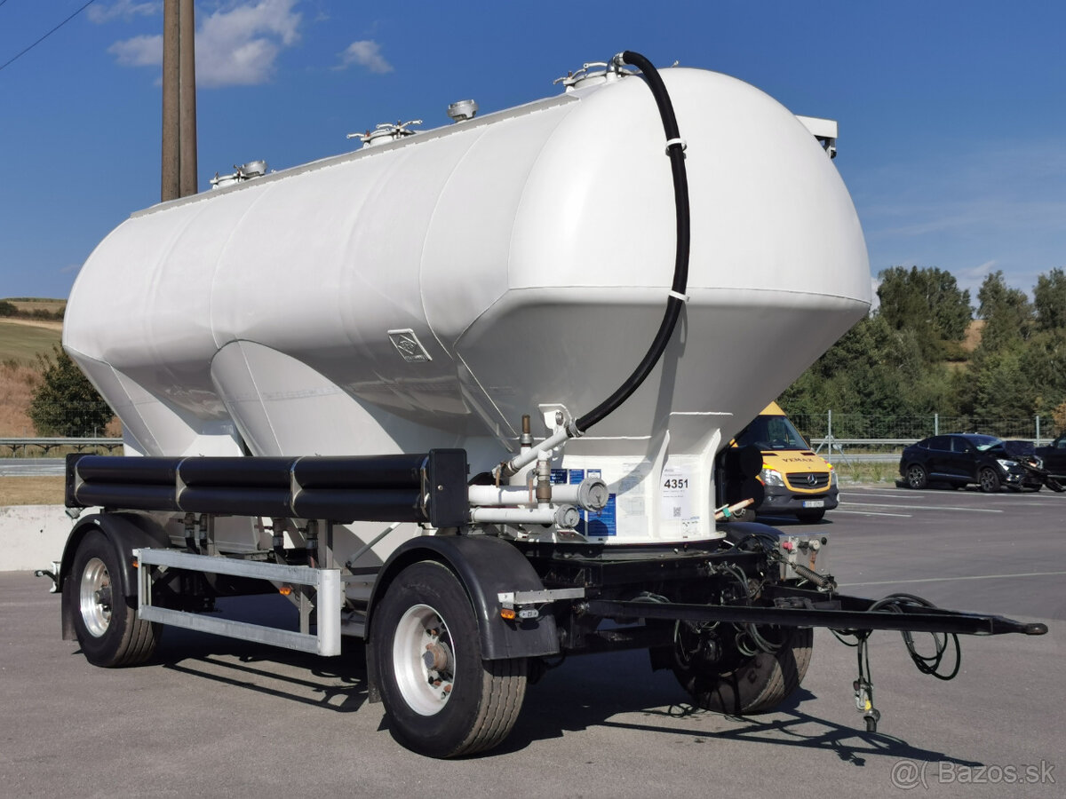 Prodám cisternový přívěs FELDBINDER HEUT 31 m3 na mouku - 2
