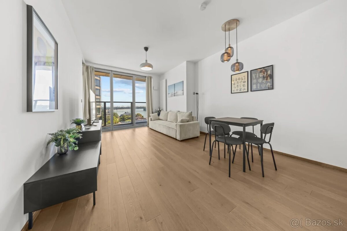 Hodinové-Hotely v BRATISLAVE - 2