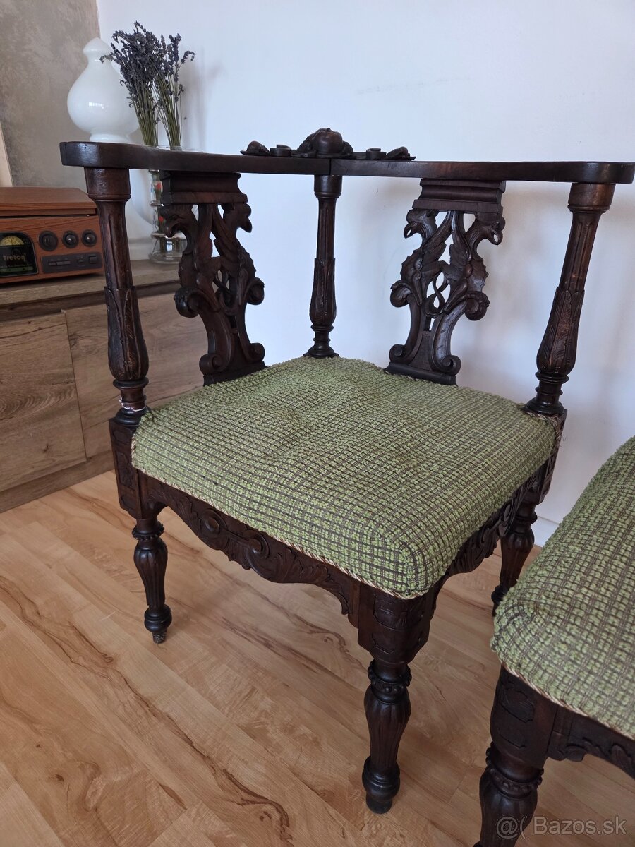 Starožitné drevené stoličky v renesančnom štýle - 2