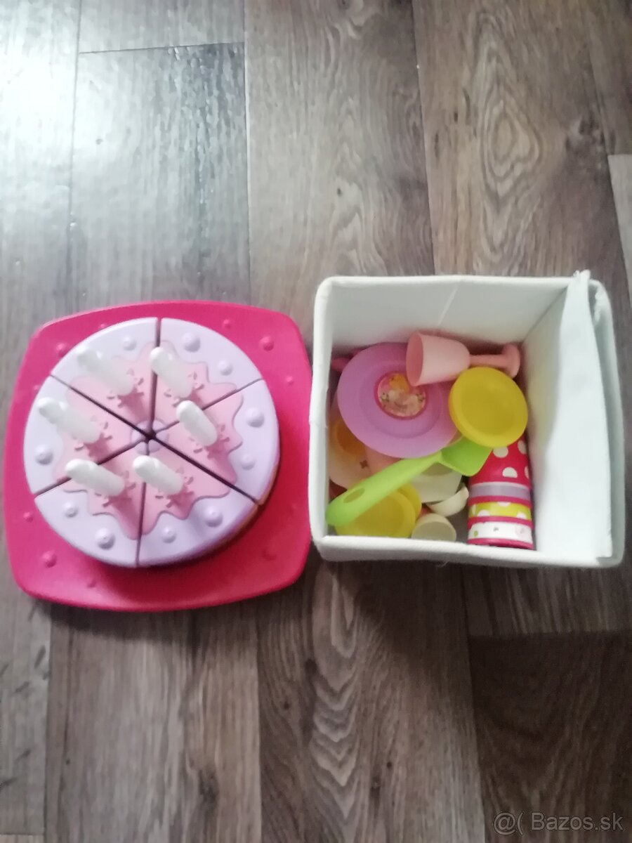 Rôzne h hračky skladačky. - 2