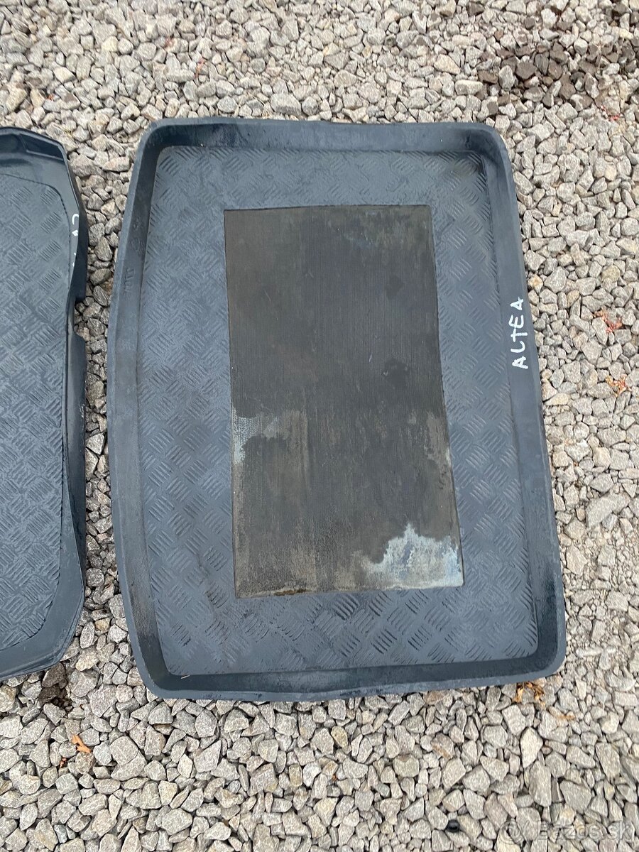Predám plastové vaničky do kufra do volkswagen, seat, audi - 2