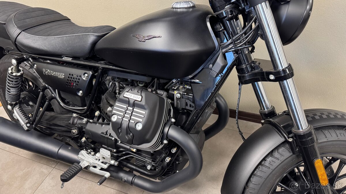 Moto Guzzi V9 Bobber - 2