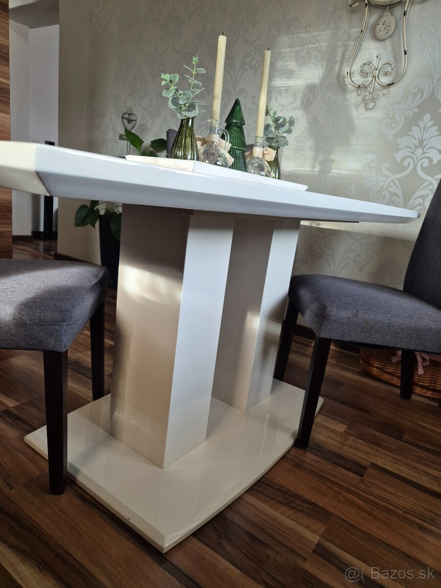 Stôl a stoličky - jedálenský set - 2