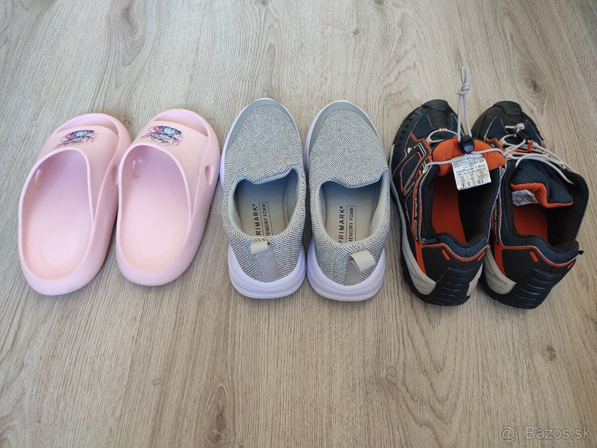 Predám nenosené 2 páry det. topánok a 1 dievč. šľapky - 2