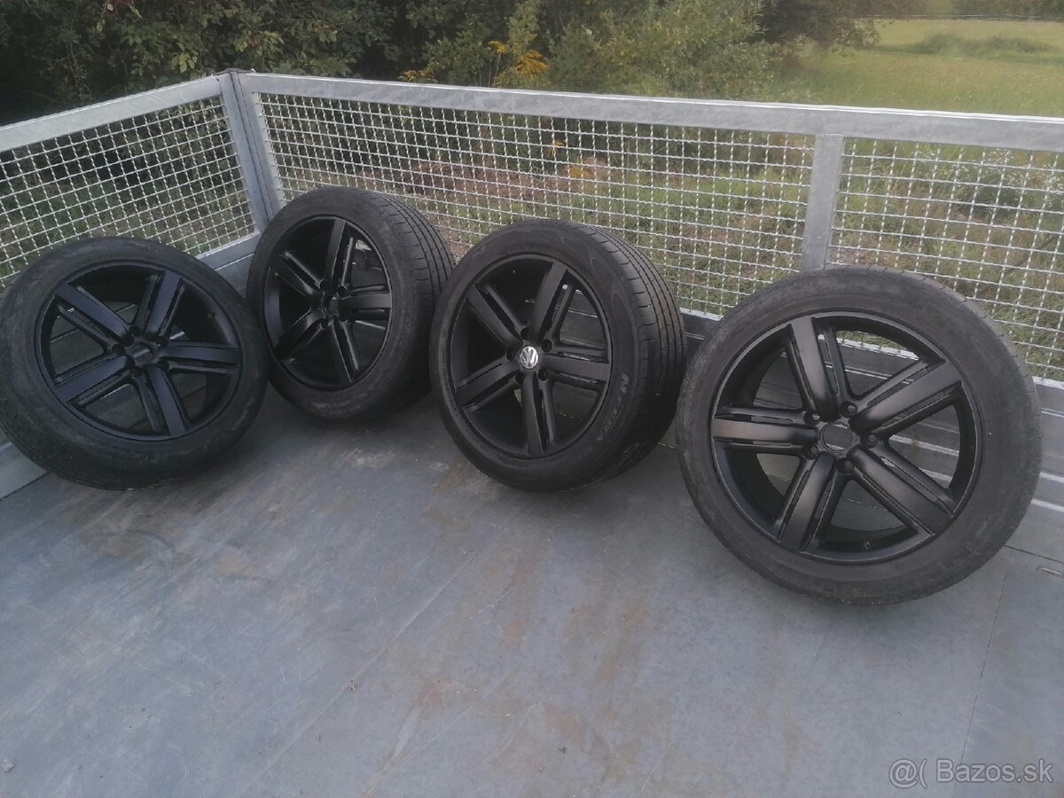 Touareg sada kolies čierna matná 275/45 R20 5x130 - 2