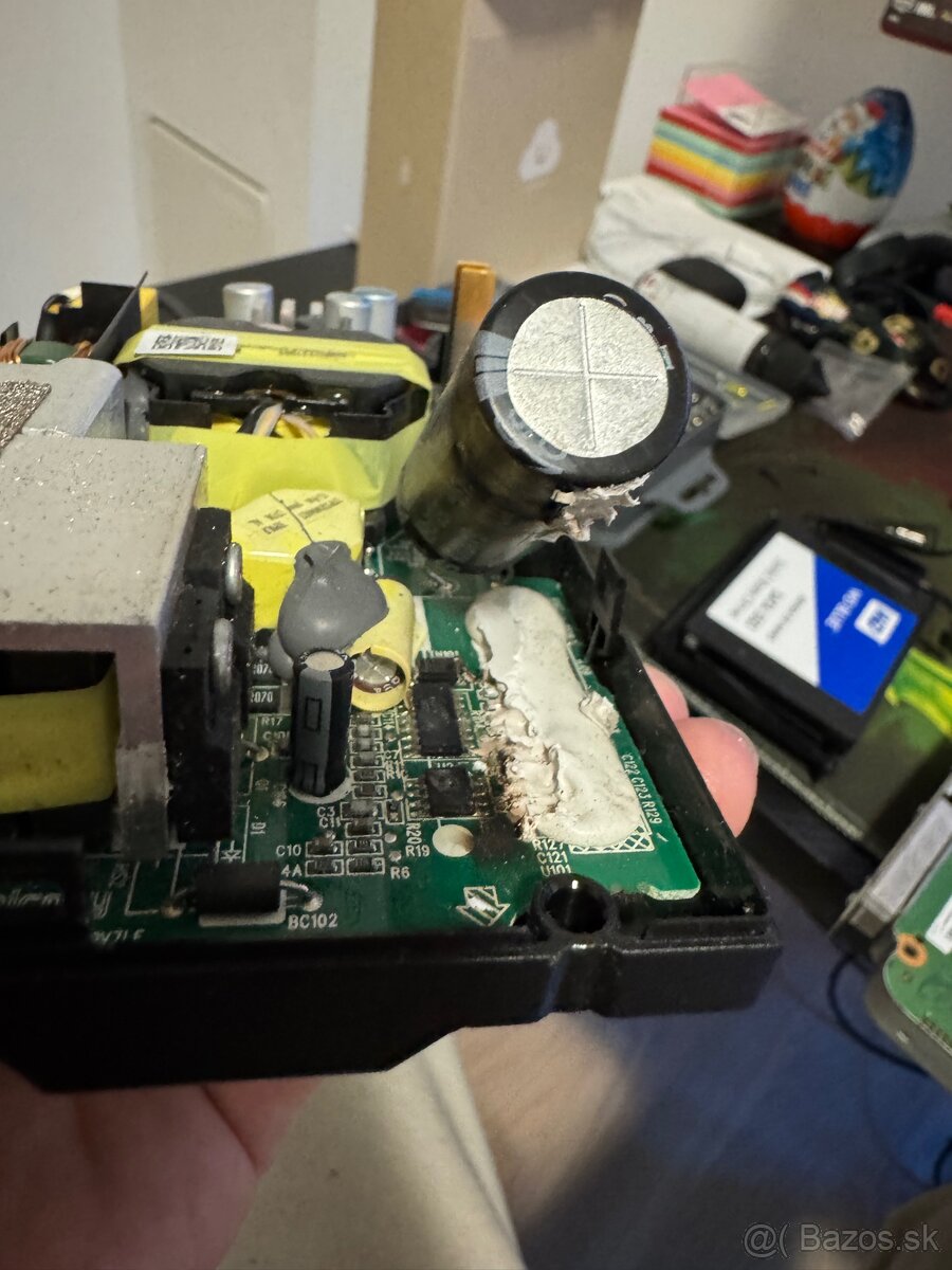 Rozpredam Xbox One X - 2