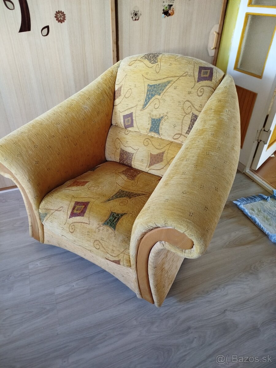 2 zachovalo kresla - 2