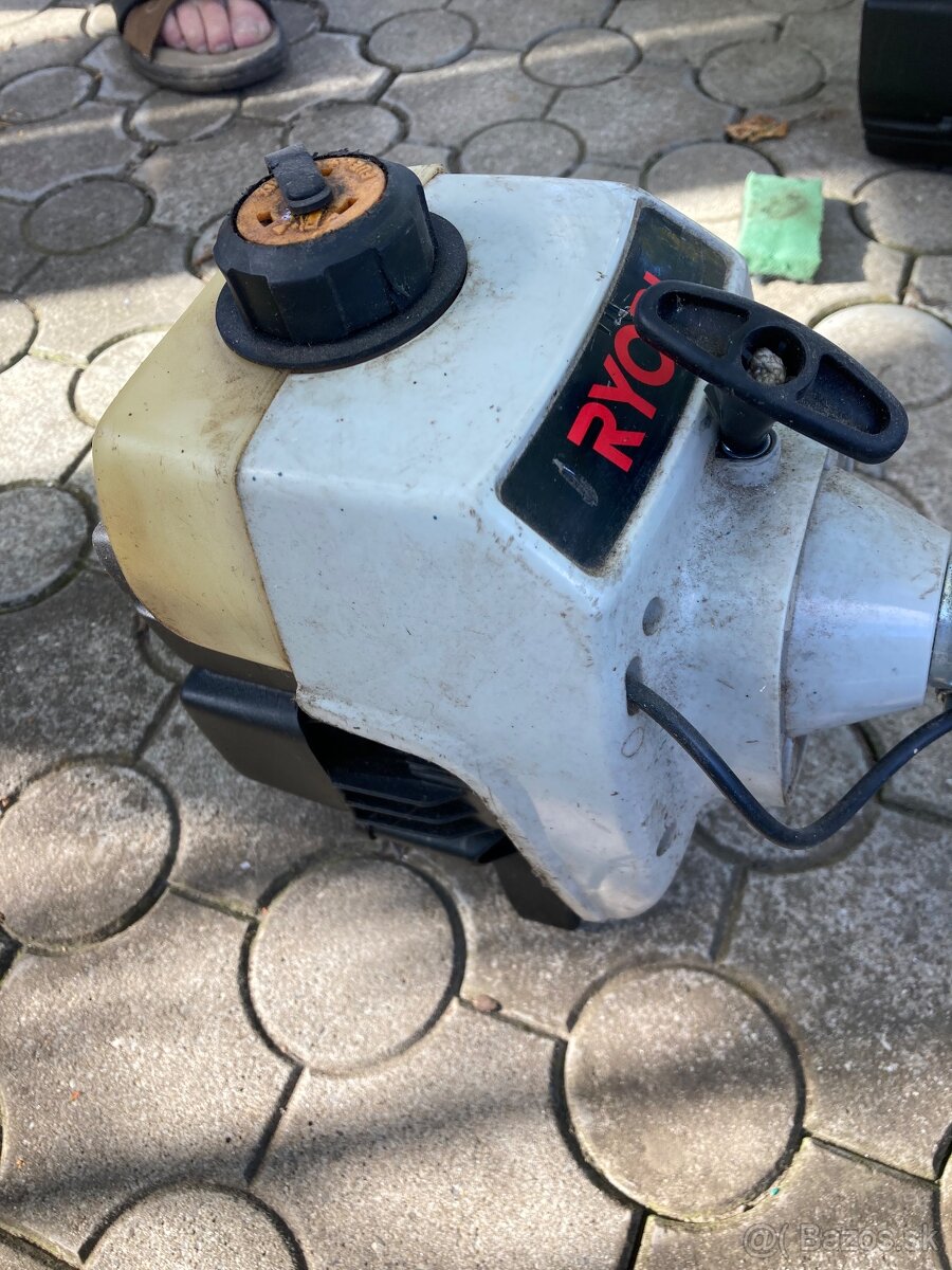 Krovinorez Ryobi - 2