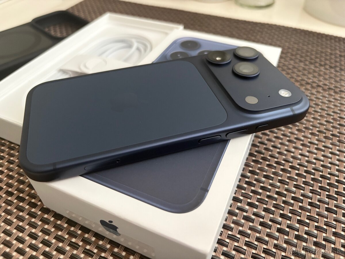 Apple iPhone 17 Pro 256GB Deep Blue - 2