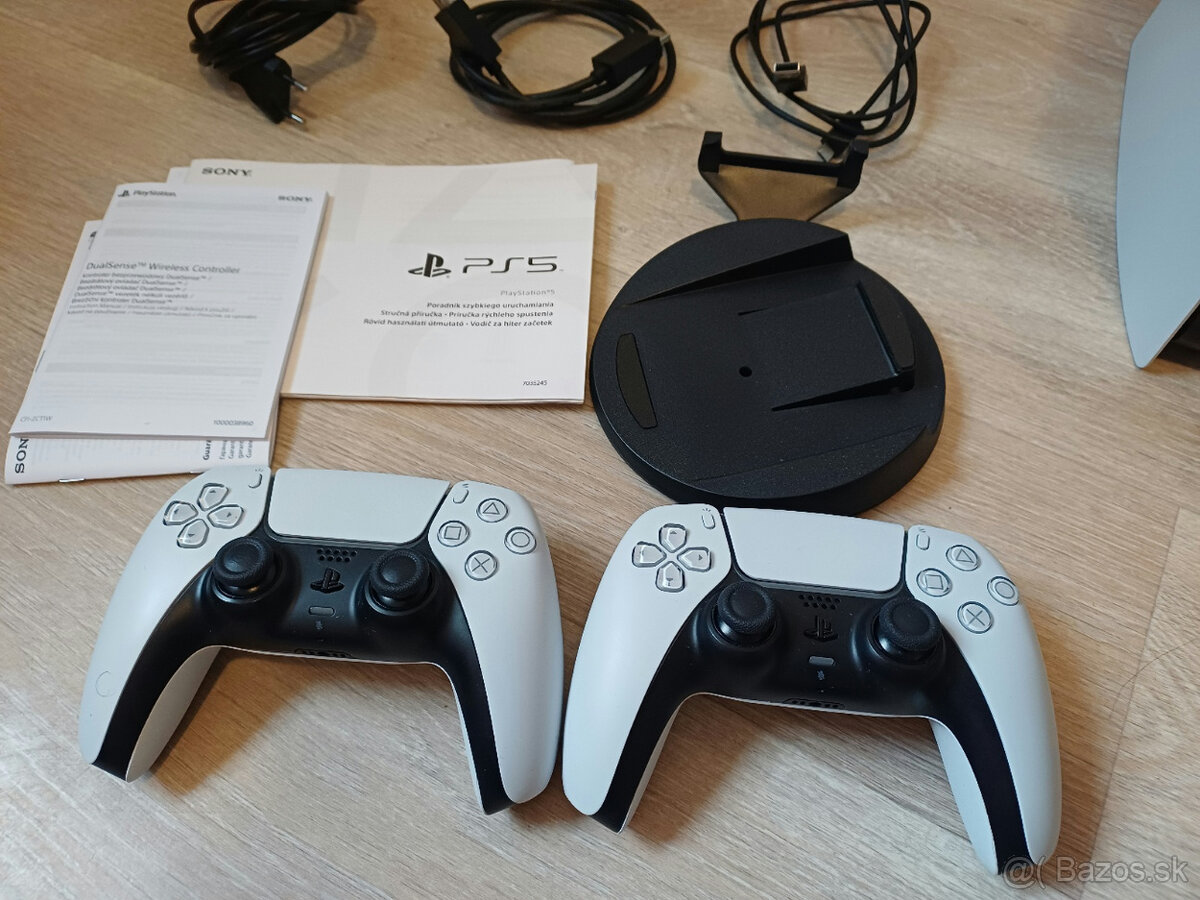 PS5 s mechanikou + 2 ovládače - 2
