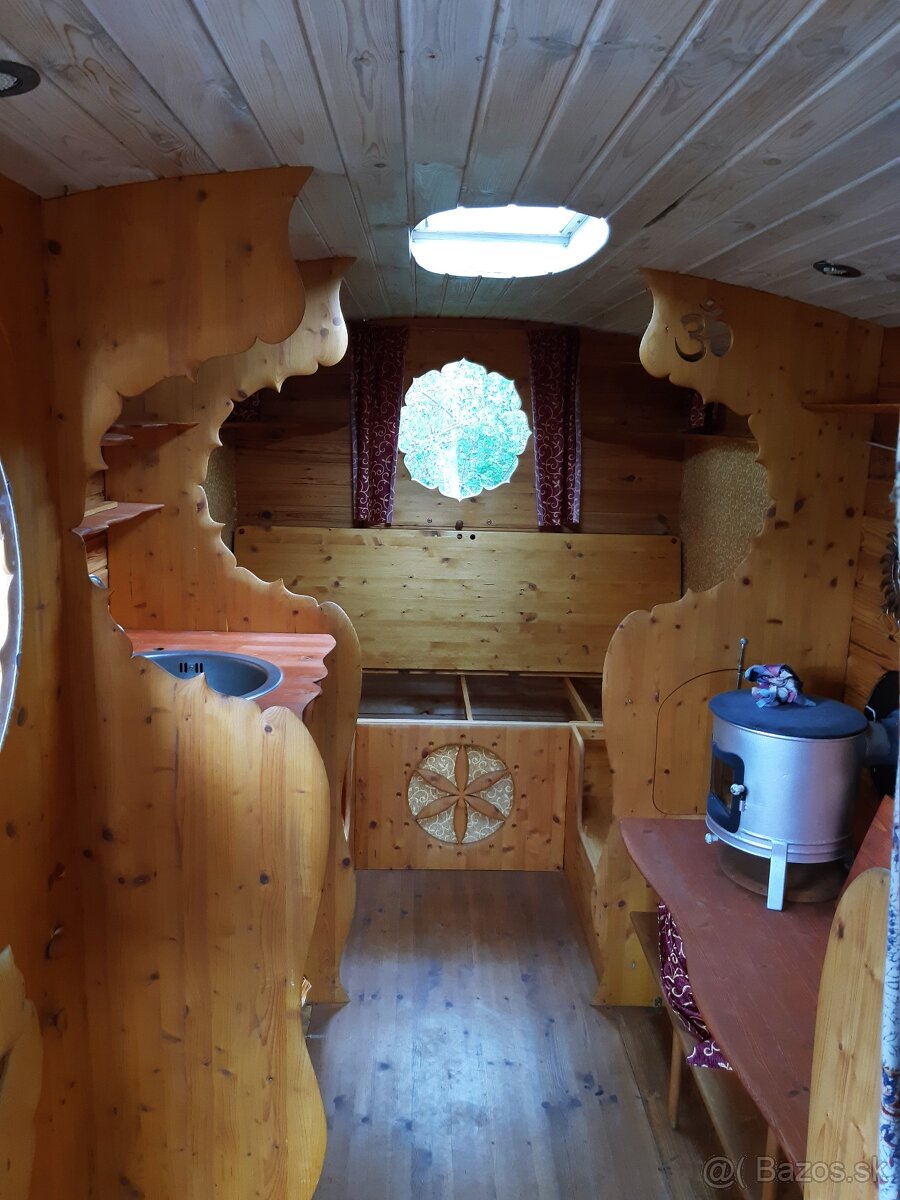 prerobený karavan Meredes-Benz 308D-P - 2