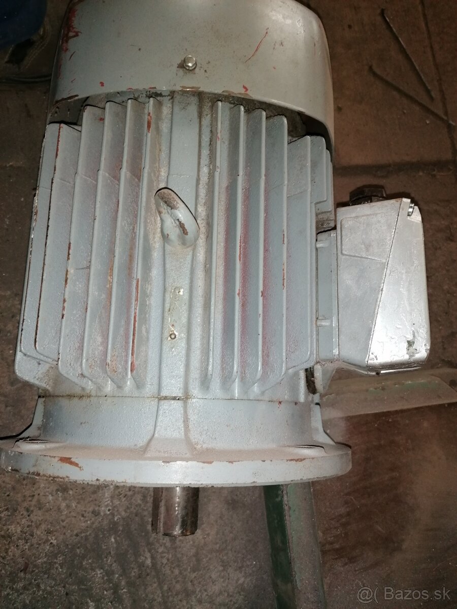 predám motor 3 -otáčkový - 2