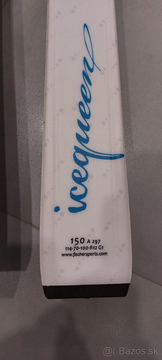 Lyže, lyžiarky a paličky - 2