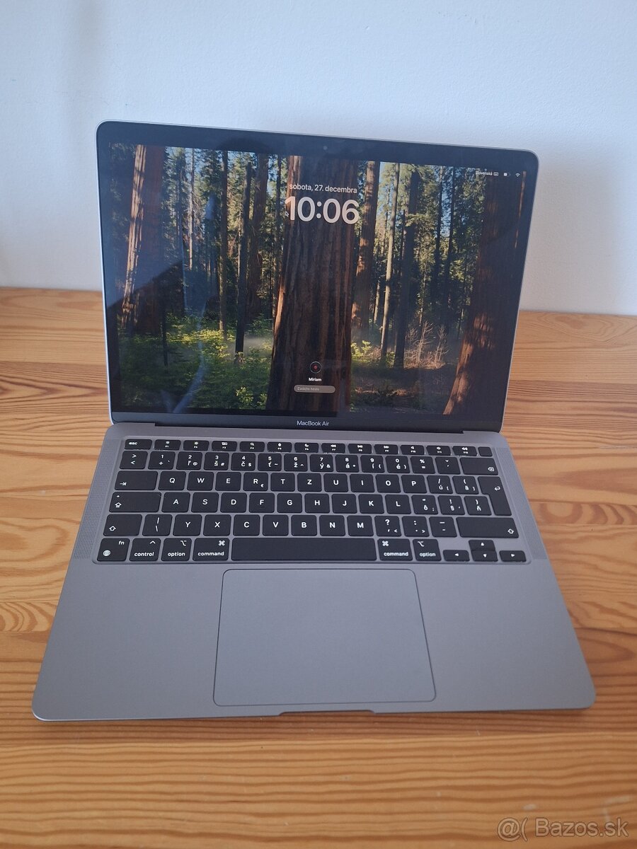 Predám MacBook Air 13" M1 (2020) – kozmický sivý - 2