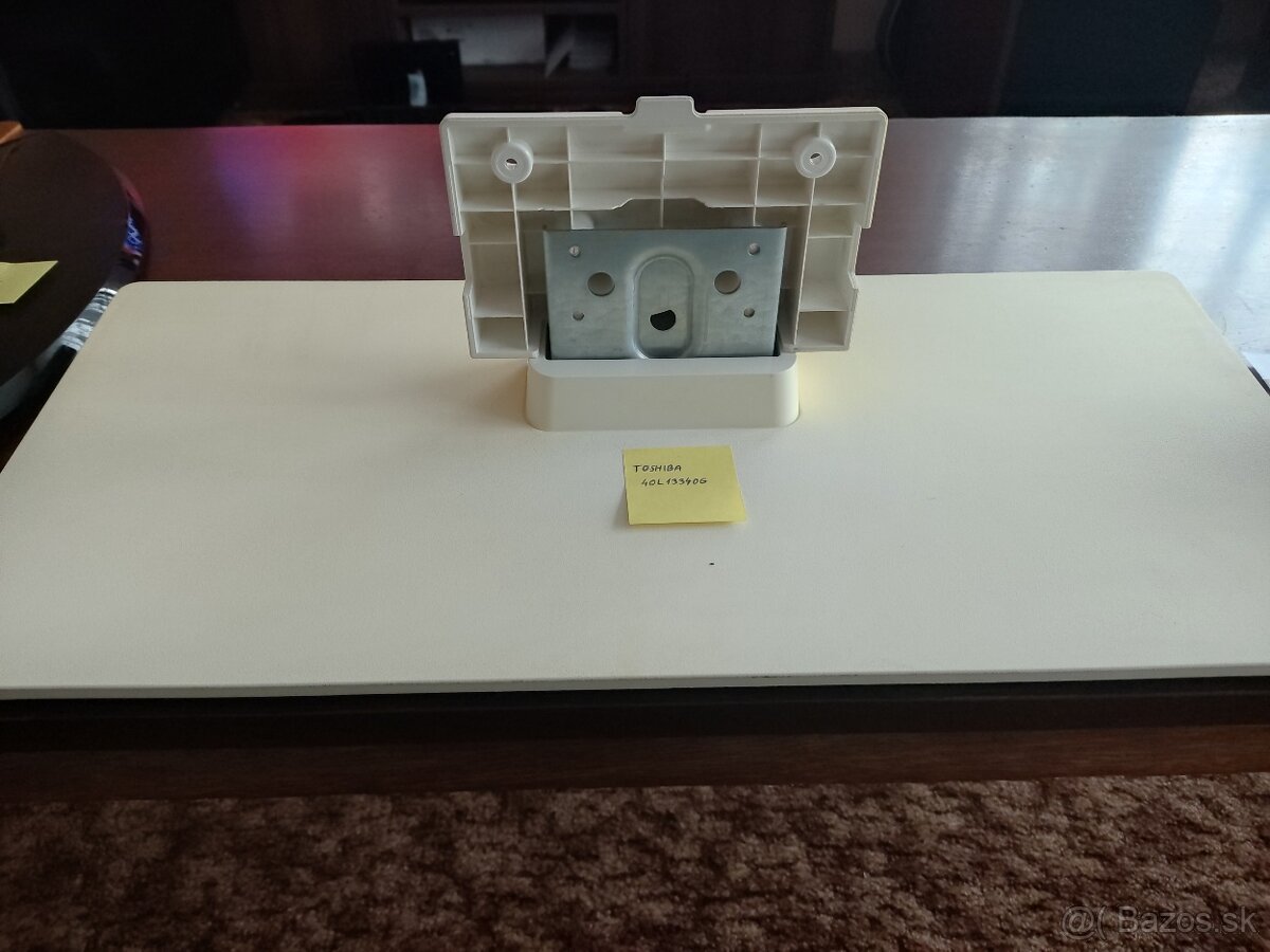 Stojan na tv Rodina 1 - 2