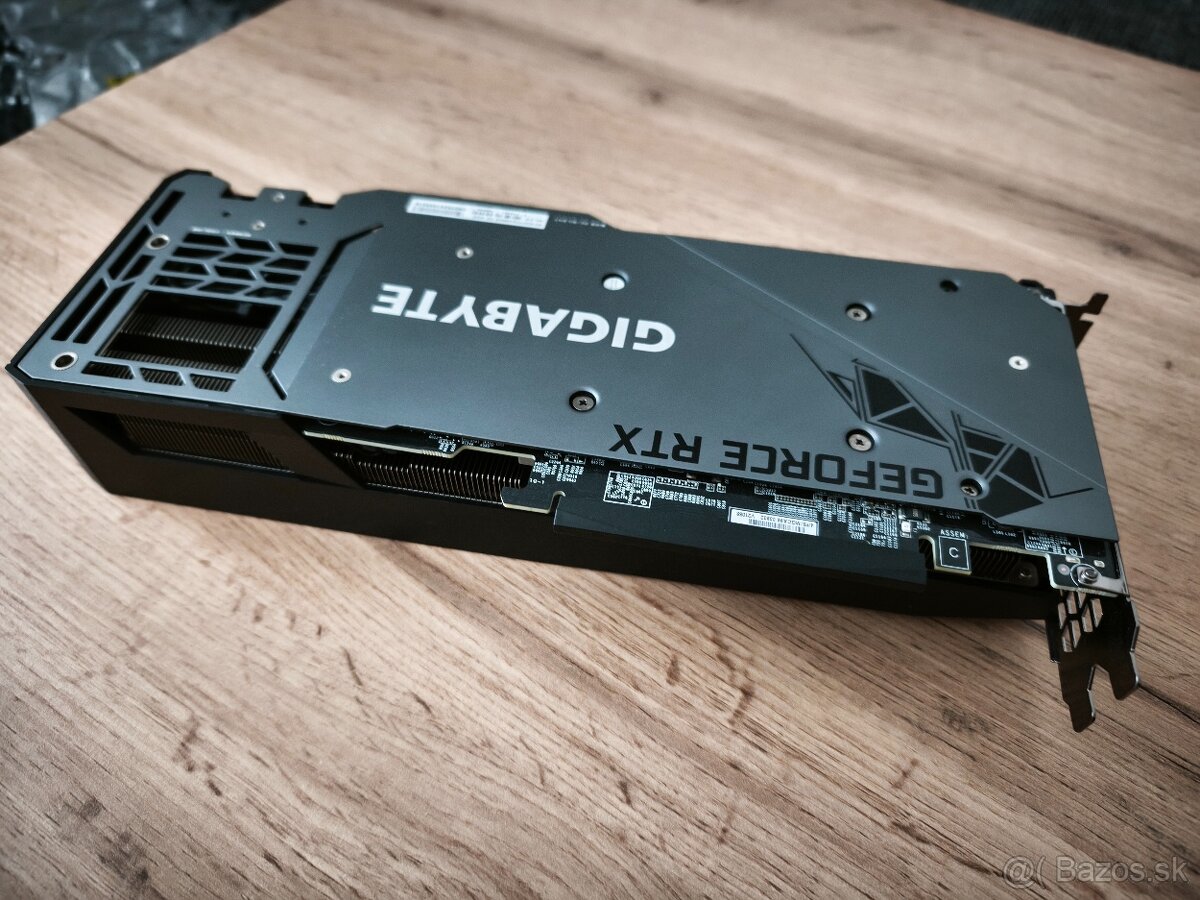 Grafická karta GIGABYTE RTX 3070 GAMING OC 8GB - 2