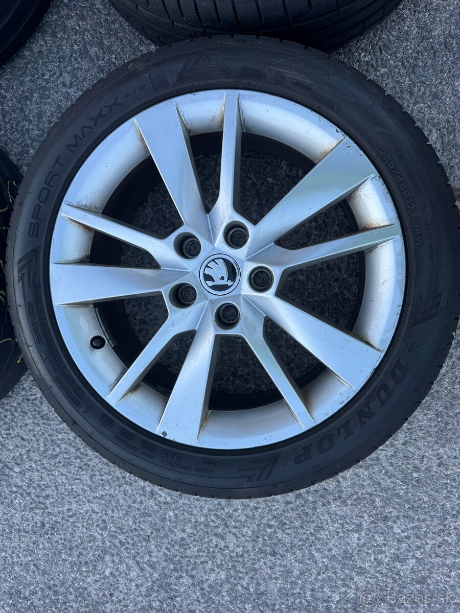 Škoda Octavia 225/45R17 - 2