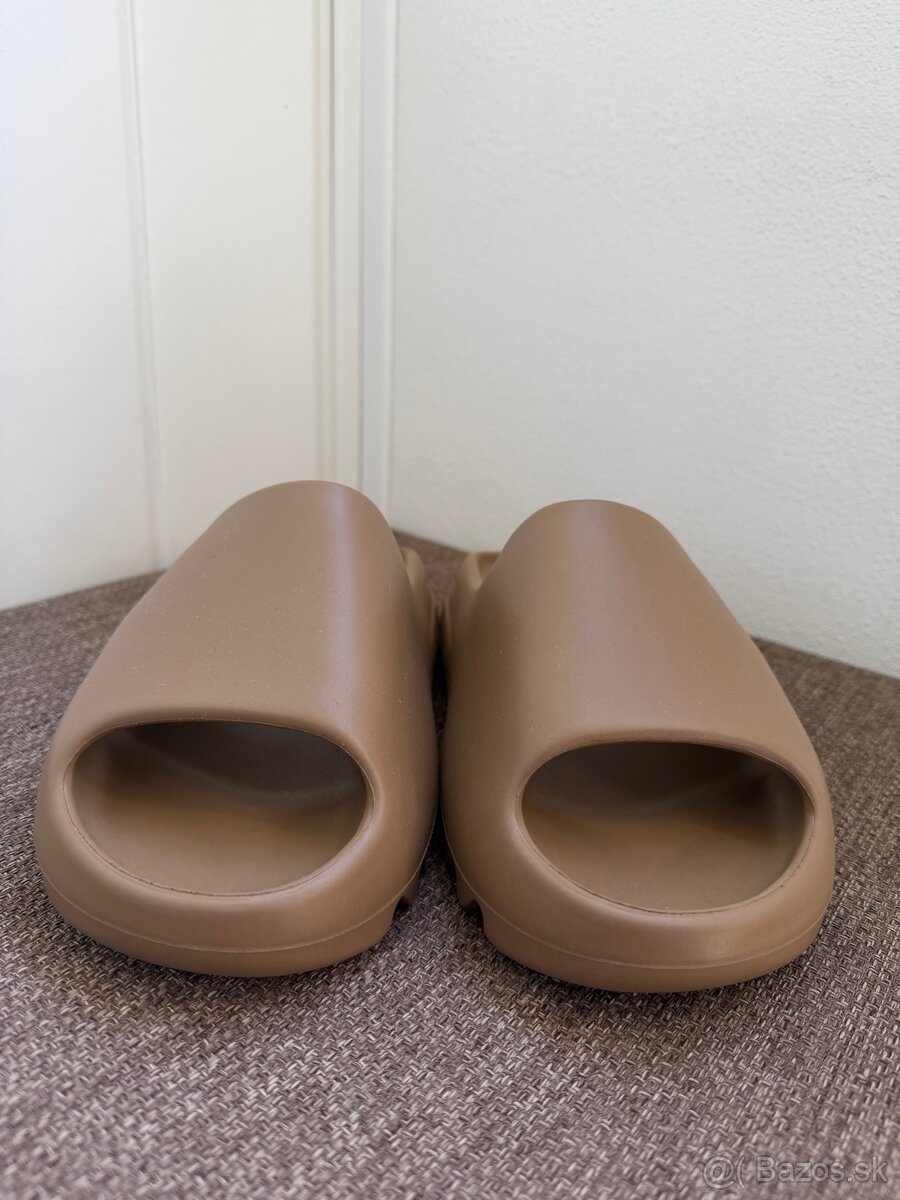 Adidas Yeezy slides - 2