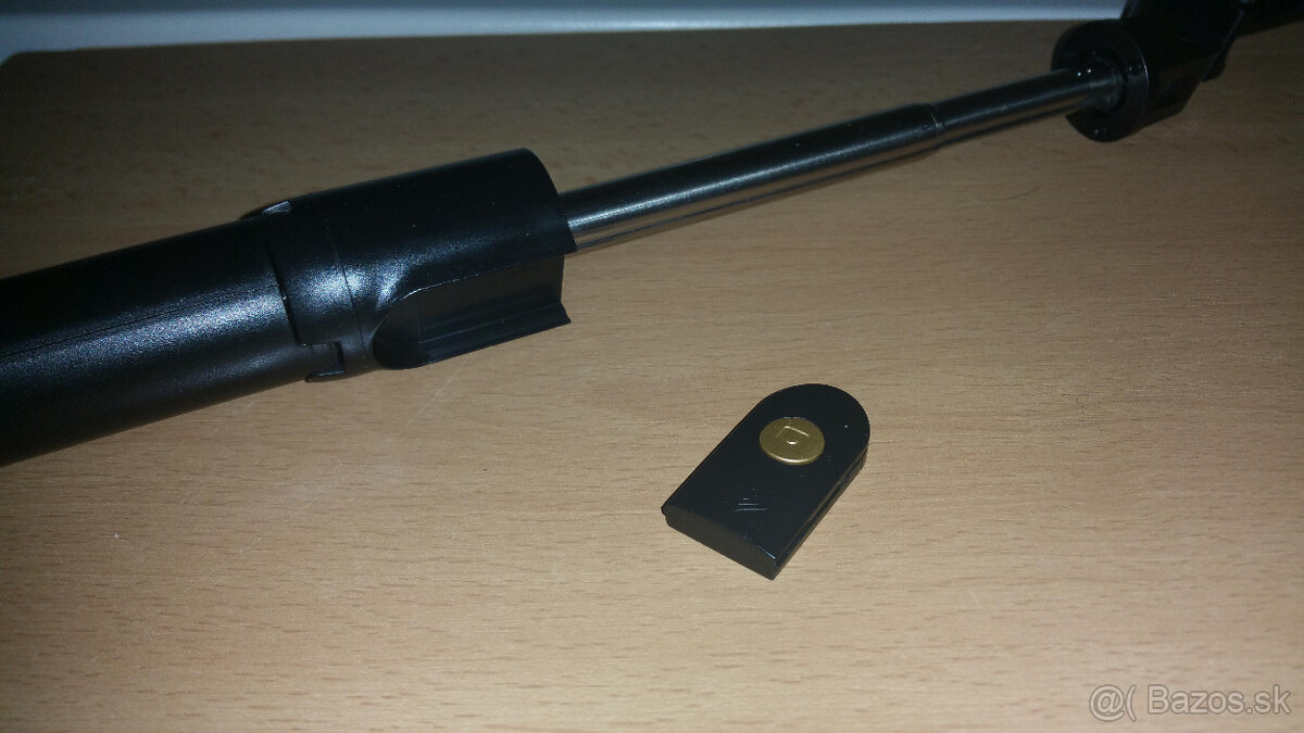 Bluetooth selfie tyč so vstavaným stojanom - 2