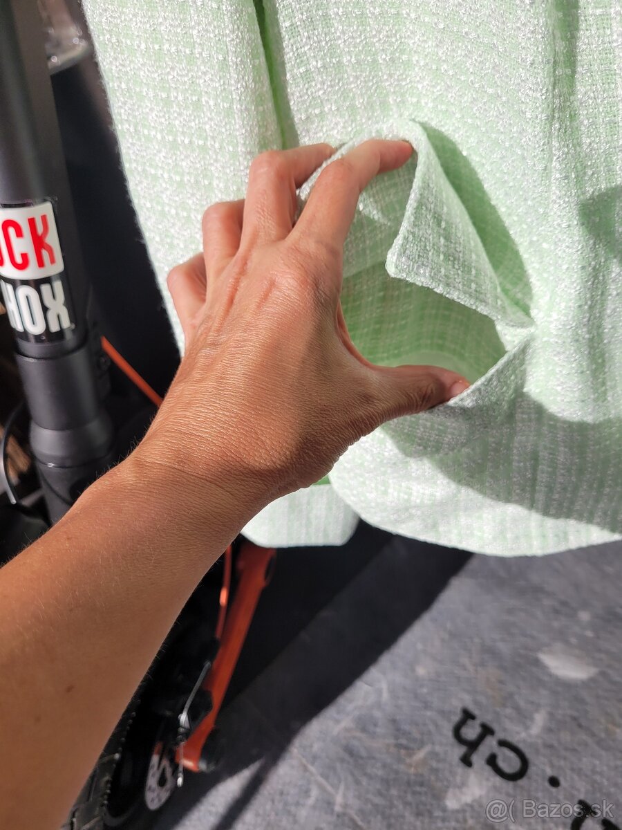 Ručne šitý kostým s vreckami (sako a sukňa), Veľkosť S. - 2