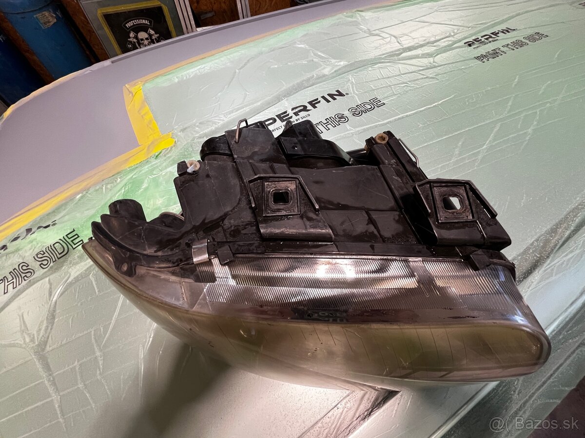 Audi A6 C5 predne svetlo xenon facelift - 2