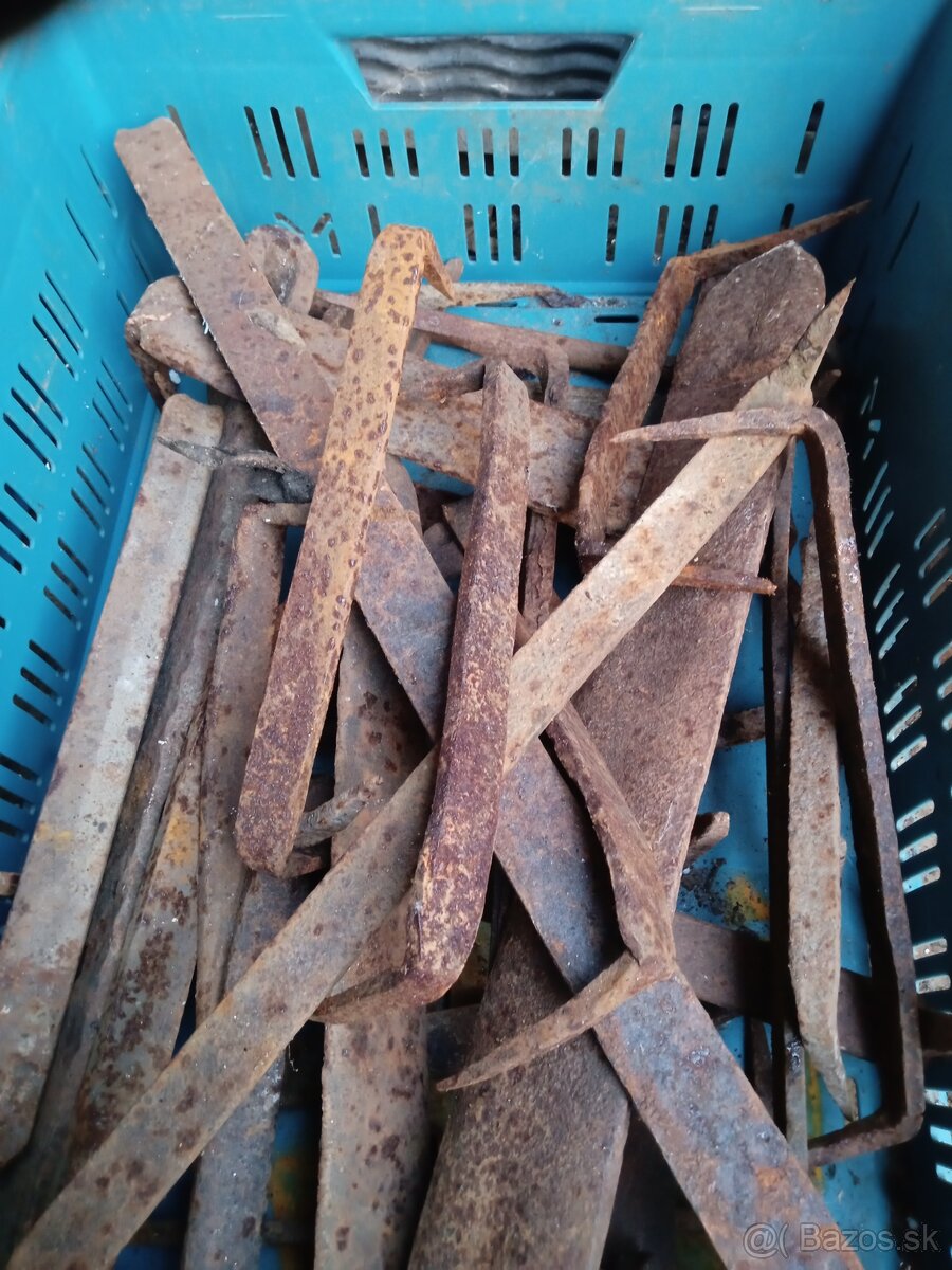 Kované klince klamre - 2