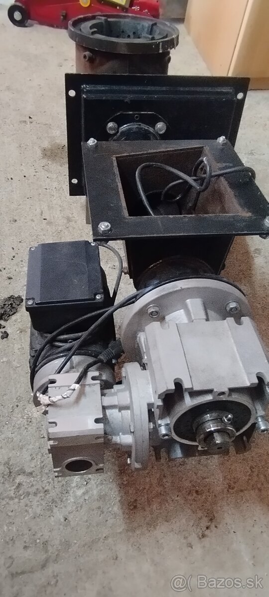 Podávač + zásobník - 2