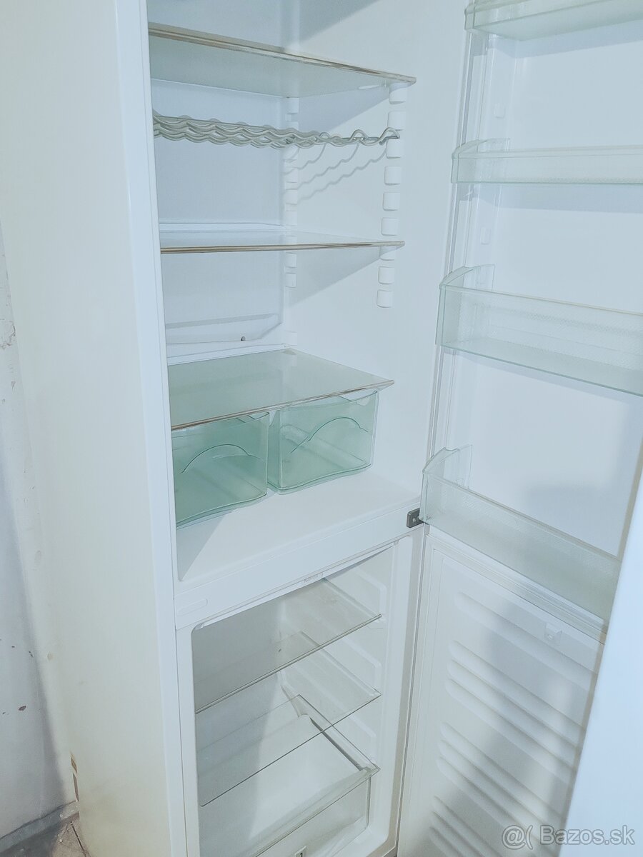 Predám chladničku Liebherr 200cm - 2