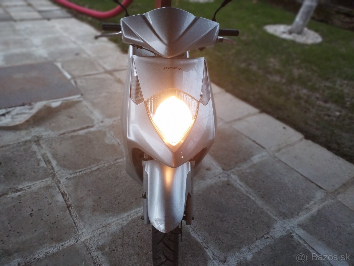 Predám Hondu Dylan 150cm3 - 2