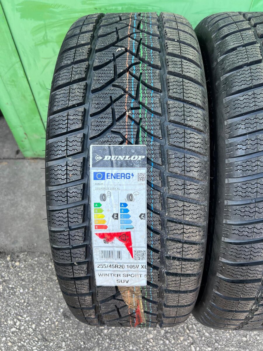 Zimné pneumatiky dunlop 255/45R20 - 2