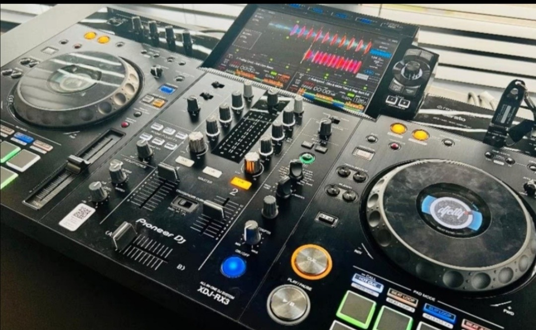 Pioneer DJ XDJ-RX3 - 2