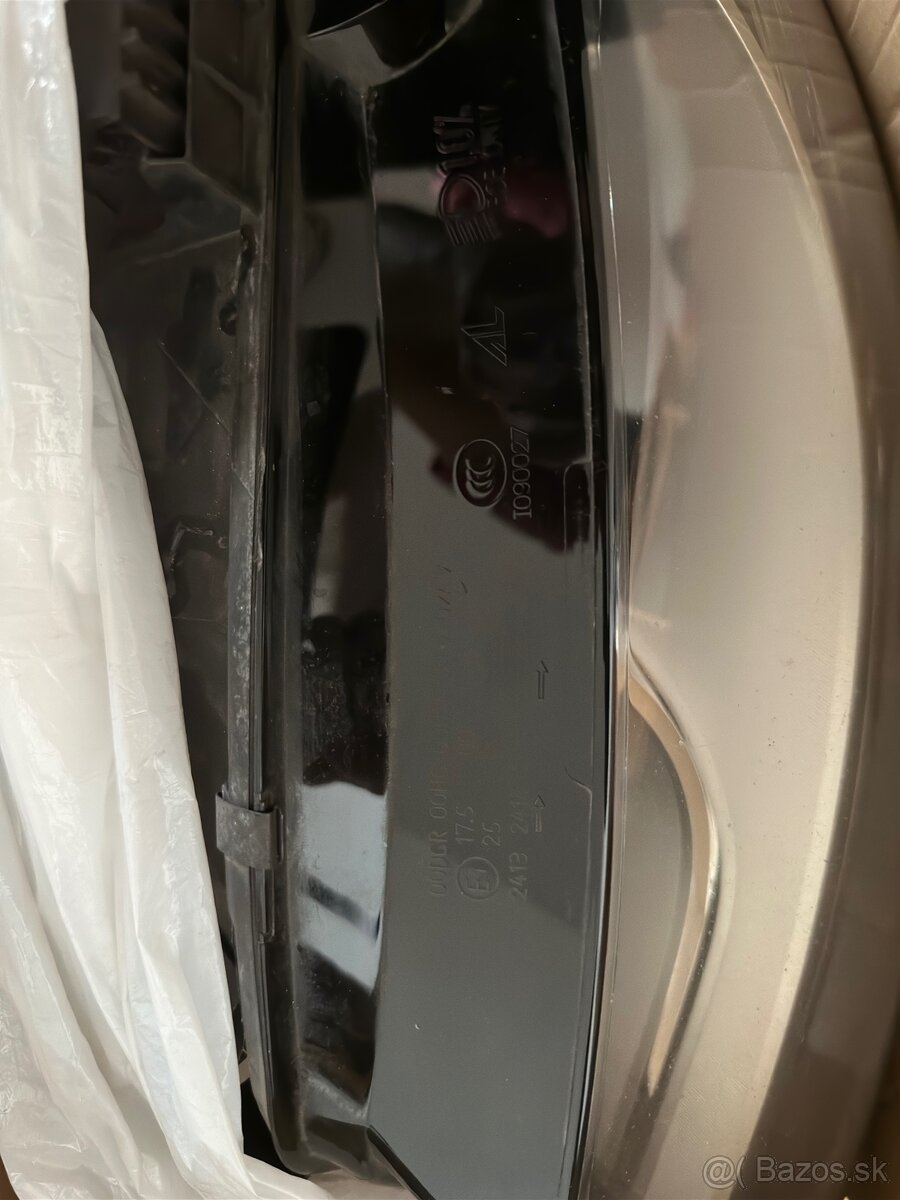 Predné pravé OEM svetlo Audi A4 B8 (halogén) - 2