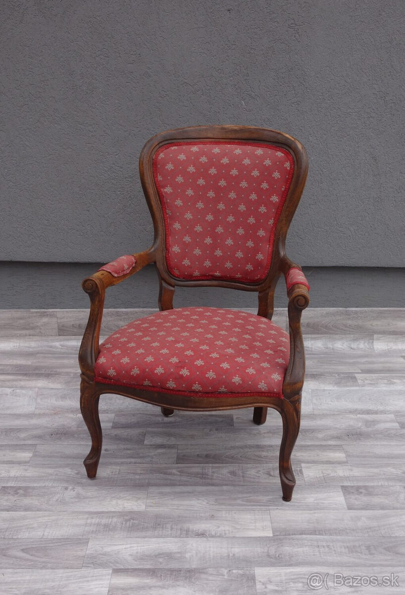 Kreslo starožitné vzorované. - 2