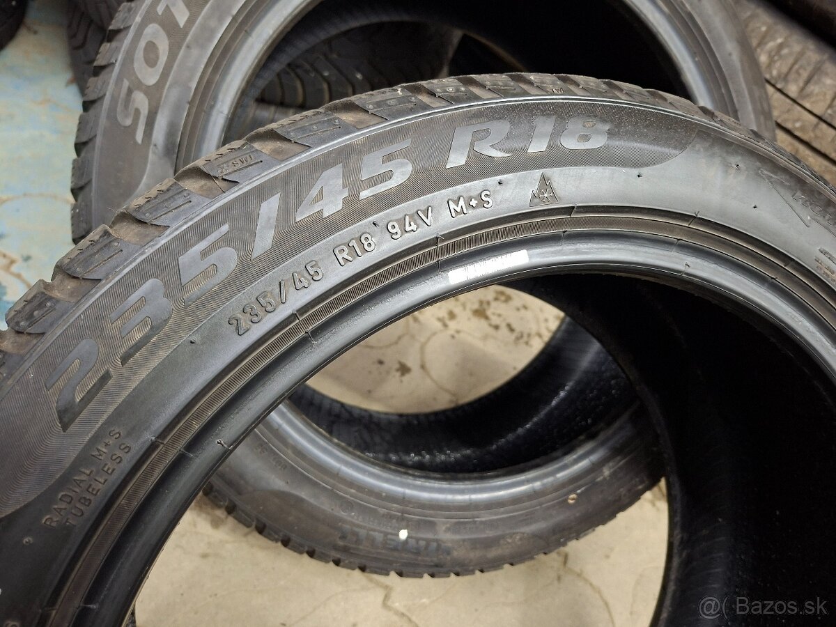 235/45R18 Pirelli dot20 - 2