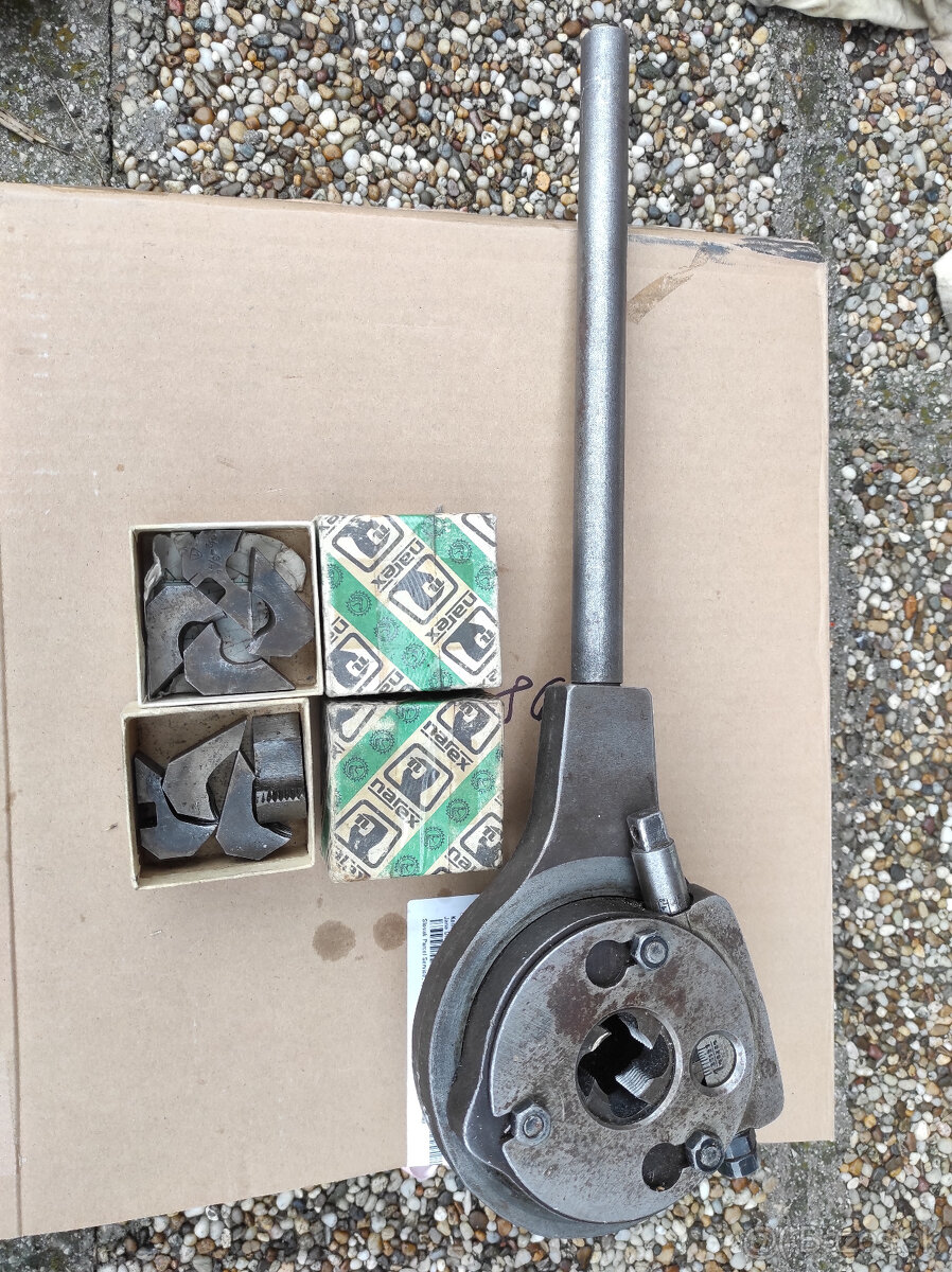 Hlava na rezanie závitov na rúry. - 2