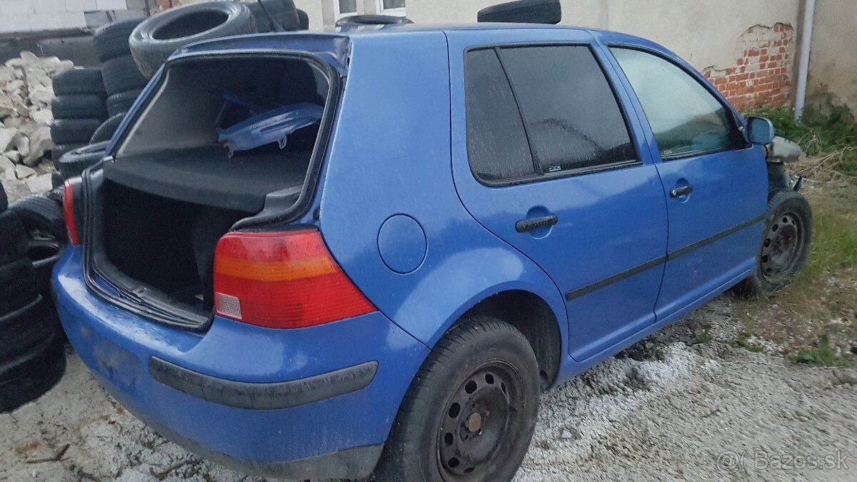 Volkswagen Golf 4 1.6i - 2
