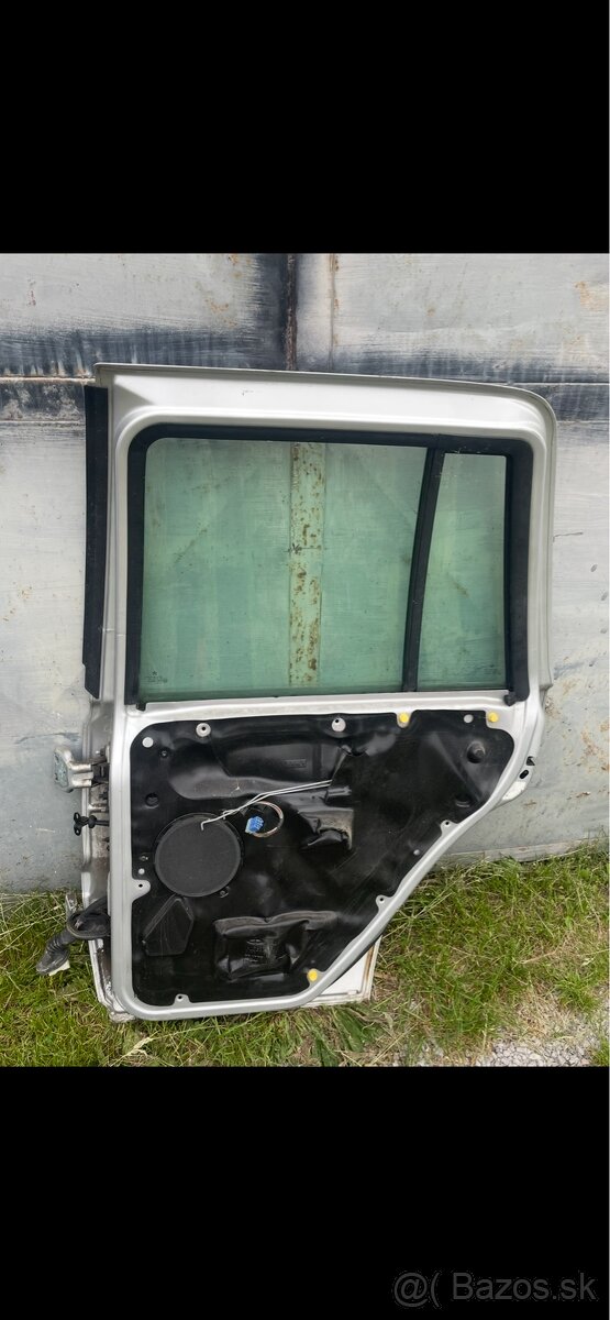 Zadné dvere jeep grand cherokee - 2