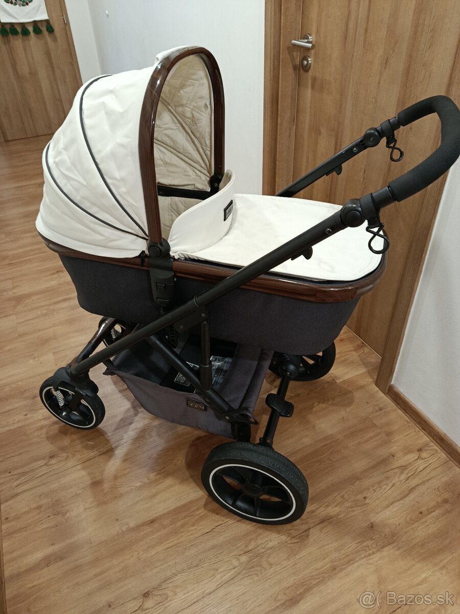 Moon kočík Nuova Style Cream - 2