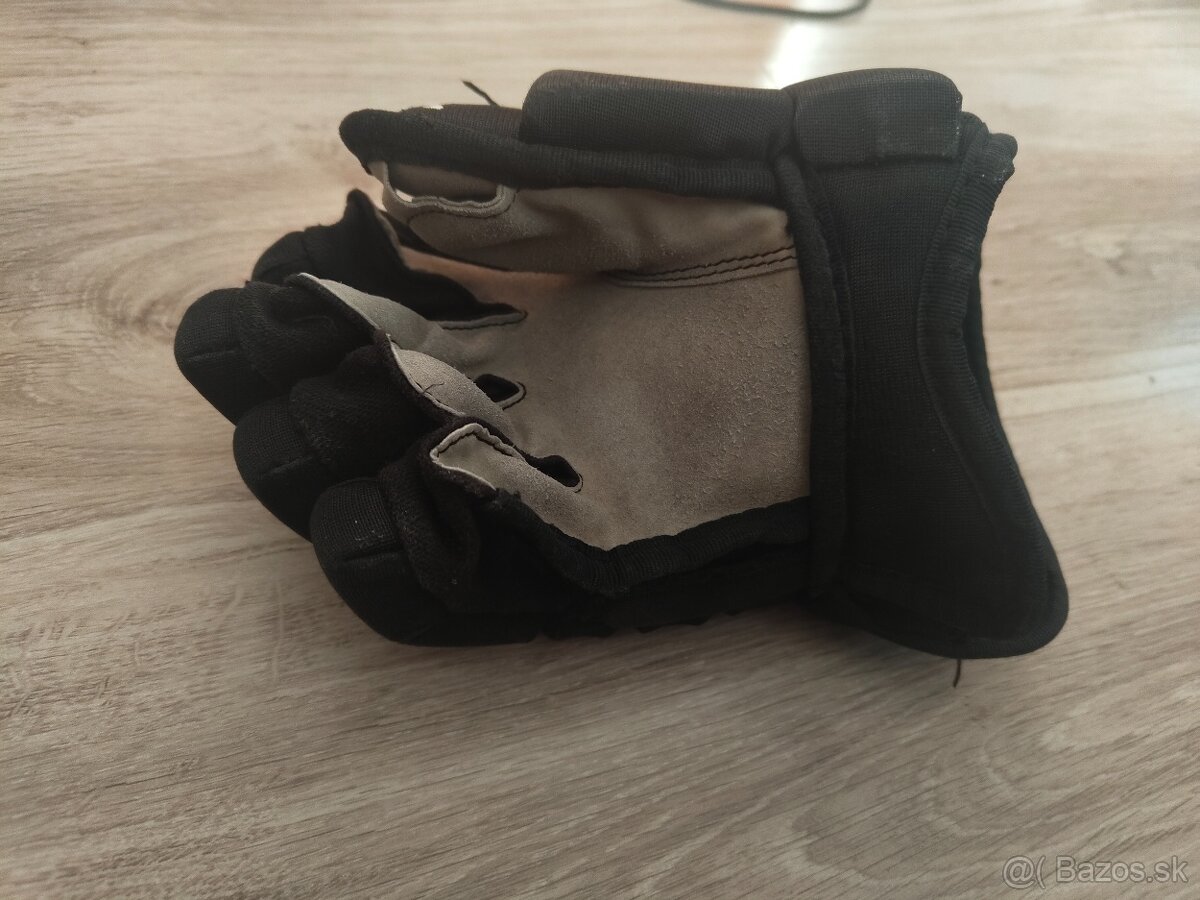 Pravá hokejová rukavica - 2