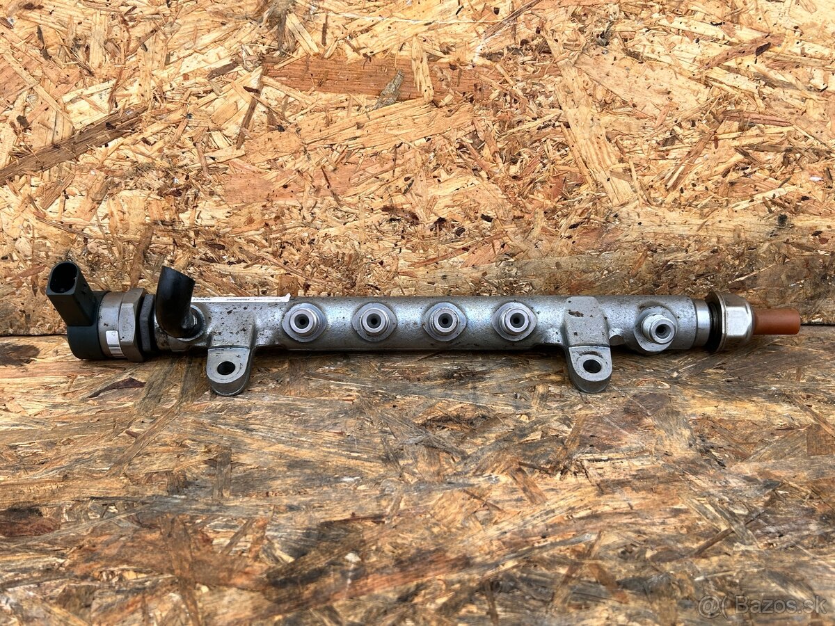 Palivová rampa 03L130089 (Common Rail) - 2