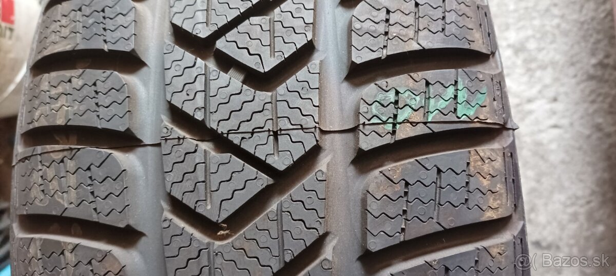 215/60R16 205/50R17 XL 185/55R15 PIRELLI 215/60R16 SEMPERIT - 2