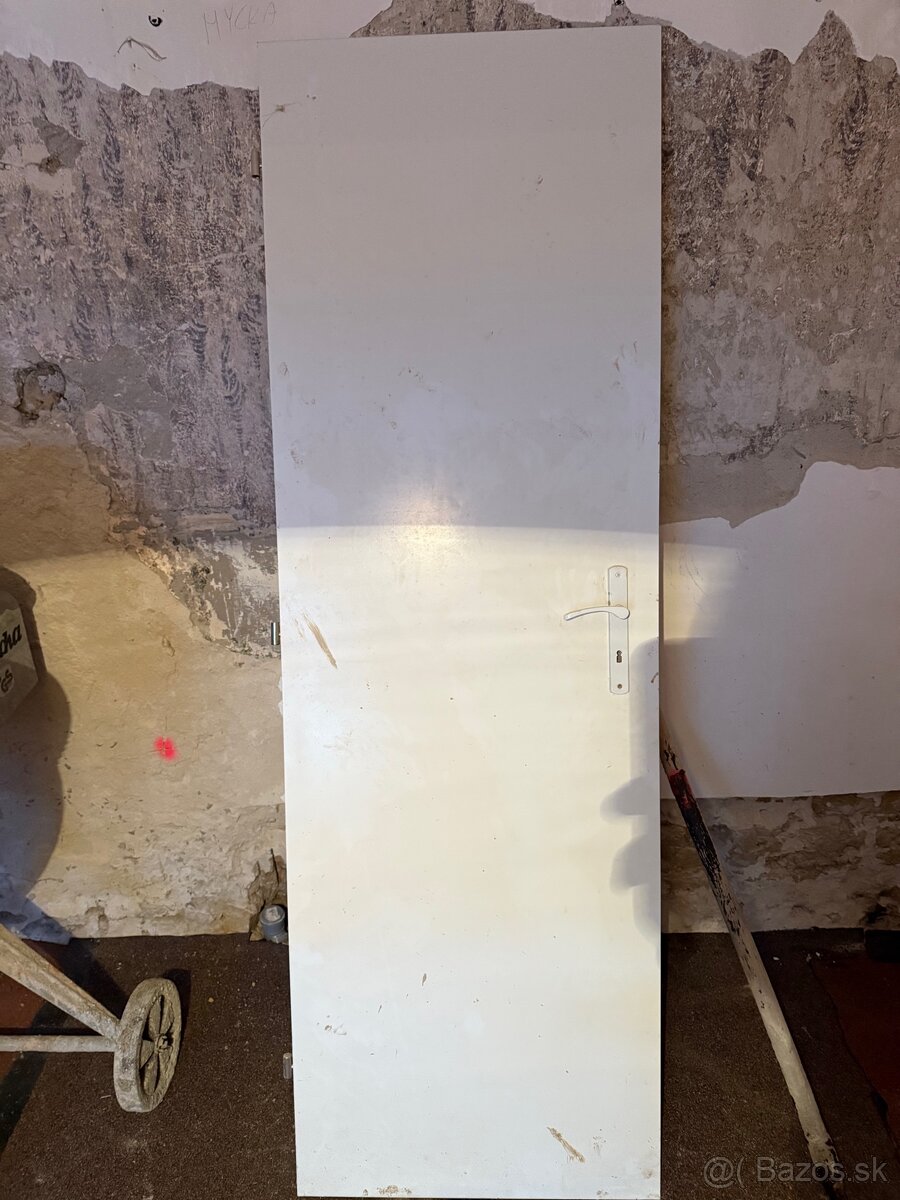 Darujem tri kusy dverí - 2