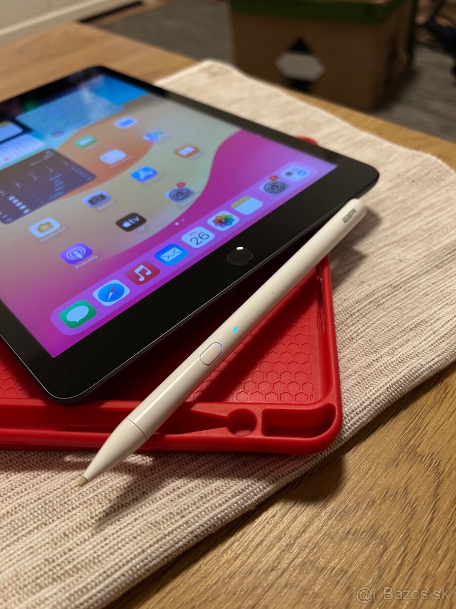iPad 8 (2020) 32GB + stylus a obal ESR - 2