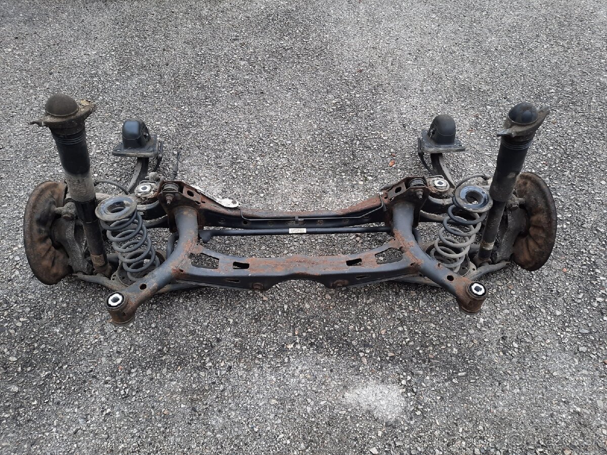 zadná náprava Passat B8 - 2