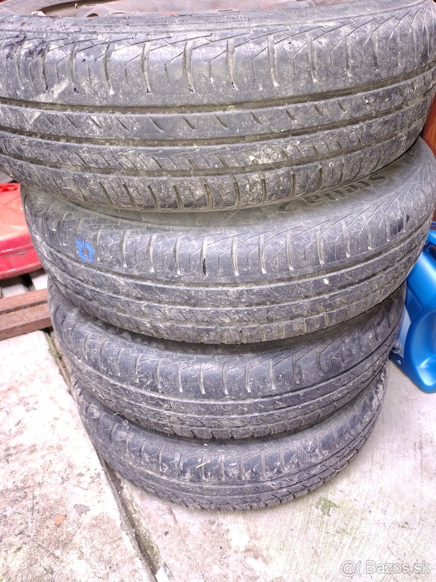 Predám 4 pneumatiky 165/70 r 14 - 2