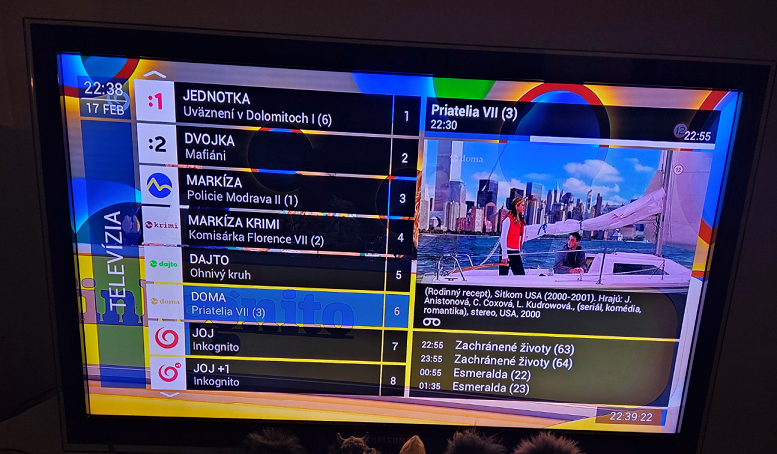 Samsung 37" (94cm) Full HD LED TV s podstavcom - 2